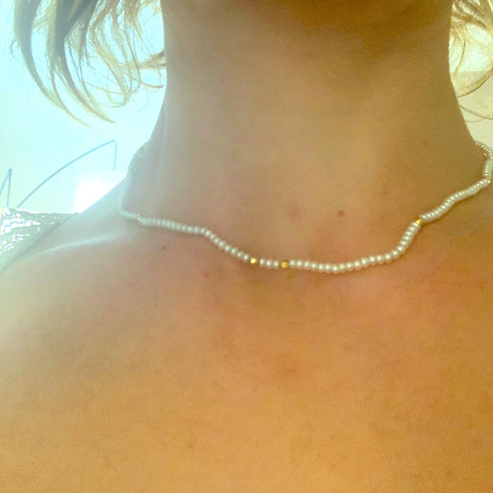 Baby pearls and golden studs choker style